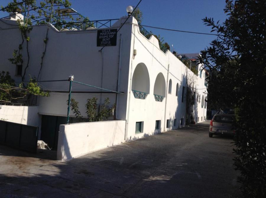 Marianna Studios Batsíon Exterior foto