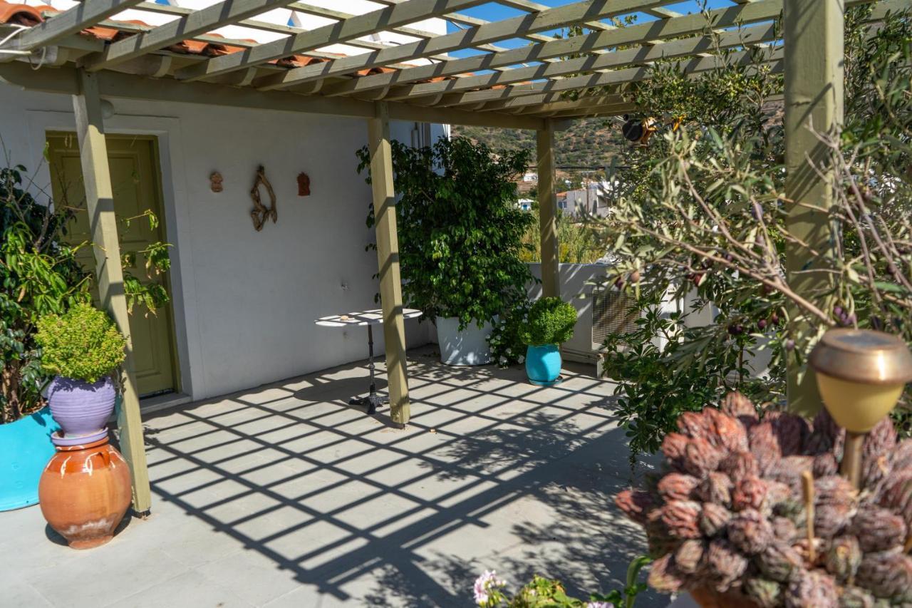 Marianna Studios Batsíon Exterior foto